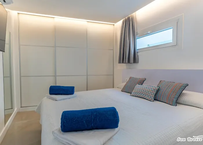 2 Apartments Sea Breeze